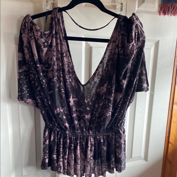 Free People NWT Abracadabra Cold Shoulder Pullover Vneck Peplum Blouse medium - Picture 3 of 12